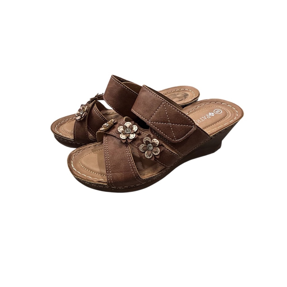 Patrizia Brown‎ Floral Sandals 8